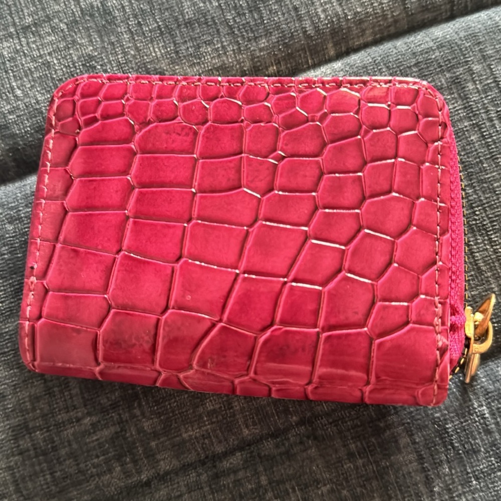 Hot pink bifold - Picture 2 of 3